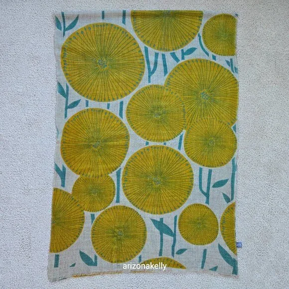 NWOT Cashmere Scarf Retro Scandinavian Design - Picture 1 of 14